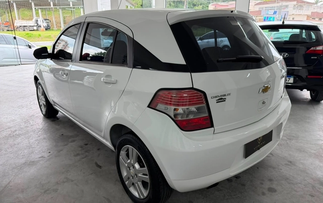 imagem-https://www.socarrao.com.br/sc-vehicle-images-prod/3106845/1786241477562-MDRmN2YzYmYtMmE1NC00OTg4LWI5MDEtYmVjOGMxOTFjZTlmLmpwZw.jpg