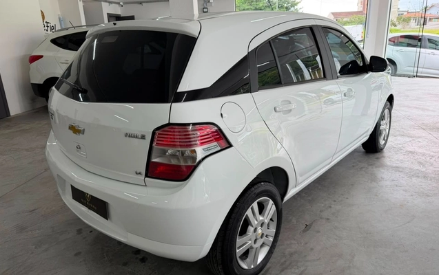imagem-https://www.socarrao.com.br/sc-vehicle-images-prod/3106845/1786241477615-MzUwMTQ3NDQtNTg1NC00MGM3LTkzODUtYWZiYzkyZGU2OTliLmpwZw.jpg