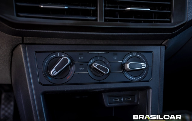 imagem-https://www.socarrao.com.br/sc-vehicle-images-prod/3114707/1786308088581-003_641f069baae44c6f4fe2165c31b4d587.jpg