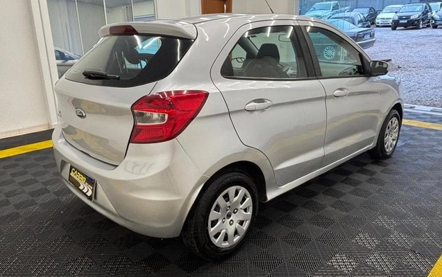 imagem-https://www.socarrao.com.br/sc-vehicle-images-prod/3114725/1786324286846-8223568_5_B_1312d5b391.jpeg