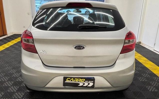 imagem-https://www.socarrao.com.br/sc-vehicle-images-prod/3114725/1786324286847-8223568_6_B_706ba53be9.jpeg
