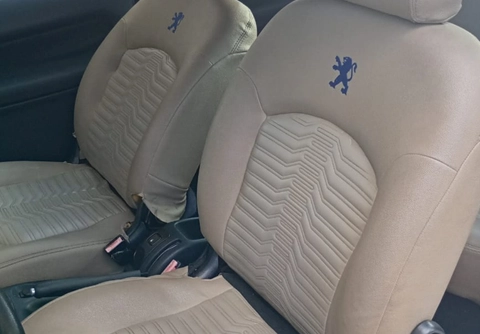 Peugeot 207 XR 1.4 Flex 8V 3p 2013 Branco — foto 1 de 3