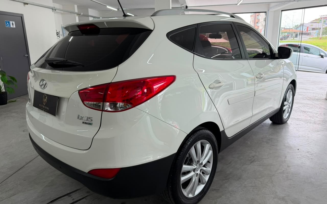 imagem-https://www.socarrao.com.br/sc-vehicle-images-prod/3123398/1786365359084-Njc5NmQ4OTQtNGRjOS00NzU3LTllY2YtMWFkYjVjMjFmMWY0LmpwZw.jpg