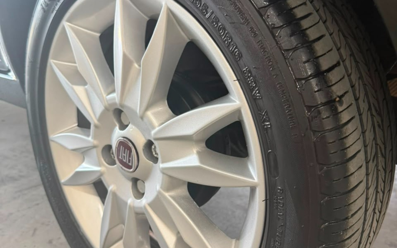 imagem-https://www.socarrao.com.br/sc-vehicle-images-prod/3123540/1786366034784-NTUxMjZhM2YtN2Y3MS00MTUxLTk2ZGQtYzQ2Y2FiZDE4ZTQyLmpwZw.jpg