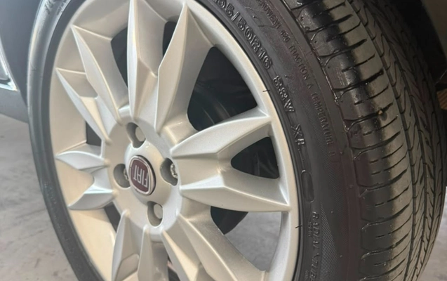 imagem-https://www.socarrao.com.br/sc-vehicle-images-prod/3123540/1786366034784-NTUxMjZhM2YtN2Y3MS00MTUxLTk2ZGQtYzQ2Y2FiZDE4ZTQyLmpwZw.jpg