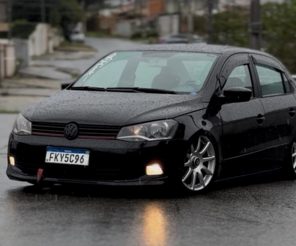 Volkswagen Voyage 2014 Preto — foto 1 de 3