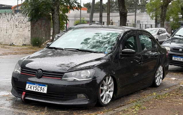 imagem-https://www.socarrao.com.br/sc-vehicle-images-prod/3123725/1786388342491-SU1HXzkxMDQuanBlZw.jpeg