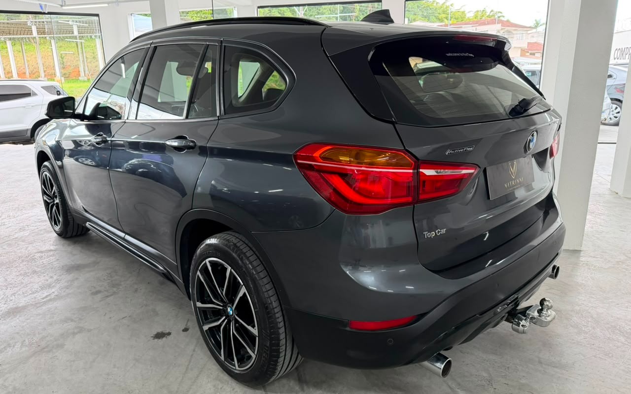 imagem-https://www.socarrao.com.br/sc-vehicle-images-prod/3123948/1786367665093-YzUwM2M3MGYtYTFjNC00YjI0LWI1OWYtZWQ2Mjc5Y2QyNmZkLmpwZw.jpg
