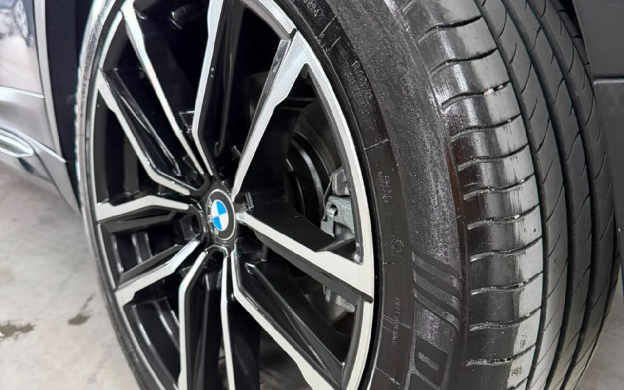 imagem-https://www.socarrao.com.br/sc-vehicle-images-prod/3123948/1786367665568-ZmU4ZGNkMzItMThhMy00N2RkLTk2MDAtYTk4MzZjMmIzNjYxLmpwZw.jpg