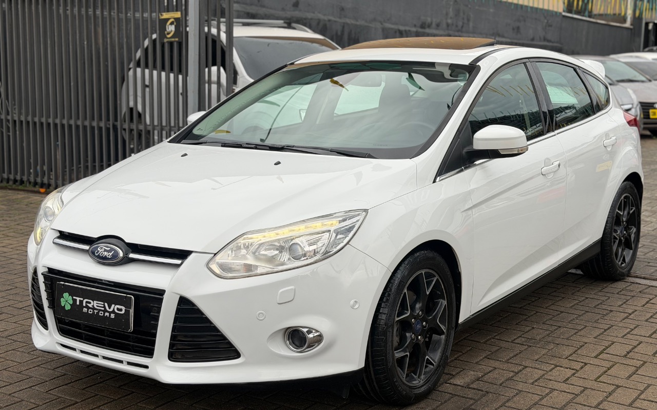 Ford Focus 2014 Branco — foto 1 de 3