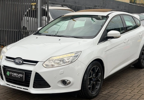 Ford Focus 2014 Branco — foto 1 de 3