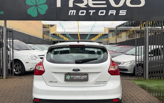 imagem-https://www.socarrao.com.br/sc-vehicle-images-prod/3124117/1788548077798-SU1HXzE0MjguanBlZw.jpeg