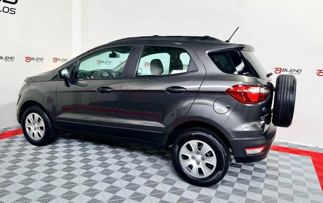 imagem-https://www.socarrao.com.br/sc-vehicle-images-prod/3125006/1789145805393-8335841_12_B_66fe8747ea.jpeg