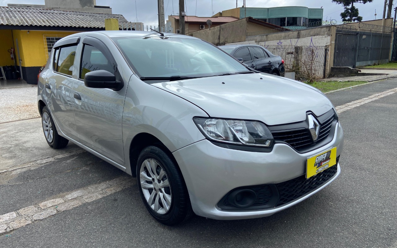 Renault Sandero 2017 Prata — foto 1 de 3