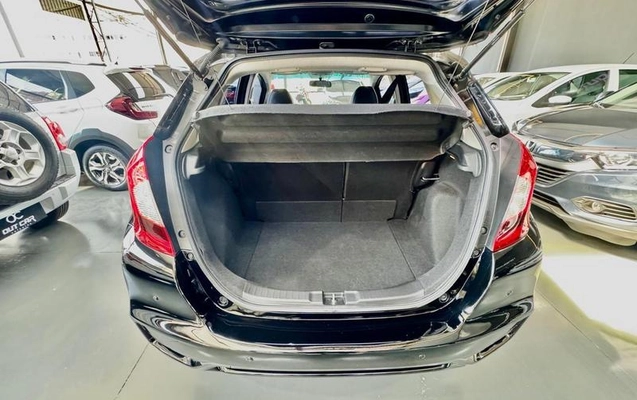 imagem-https://www.socarrao.com.br/sc-vehicle-images-prod/3125459/1787775494501-8358476_1_B_3930197364.jpeg