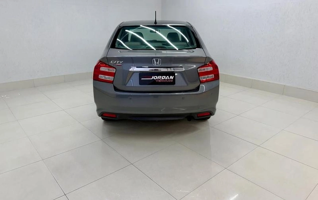 imagem-https://www.socarrao.com.br/sc-vehicle-images-prod/3125657/1787092667144-8171659_7_B_fe6f4a0740.jpeg