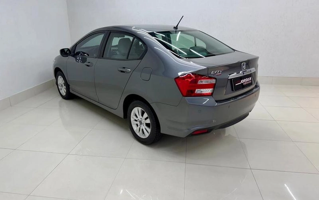 imagem-https://www.socarrao.com.br/sc-vehicle-images-prod/3125657/1787092667146-8171659_8_B_ea1c5bf9b0.jpeg