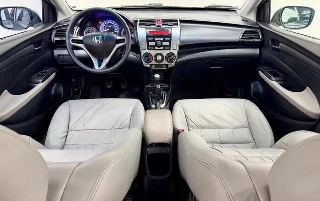 imagem-https://www.socarrao.com.br/sc-vehicle-images-prod/3125657/1787092667151-8171659_12_B_27e2cab649.jpeg