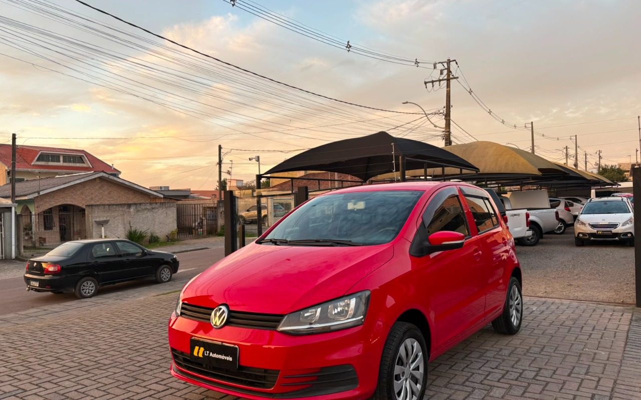 Volkswagen Fox 2016 Vermelho — foto 1 de 3
