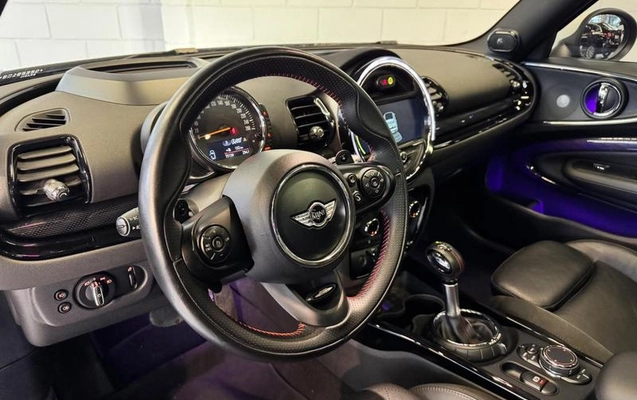 imagem-https://www.socarrao.com.br/sc-vehicle-images-prod/3127667/1786378840380-8364611_8_B_0dd2d90daf.jpeg