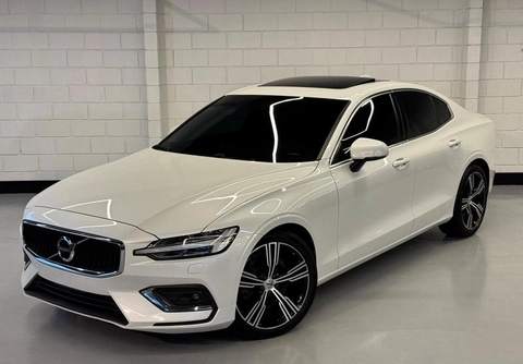 Volvo S60 2021 Branco — foto 1 de 3