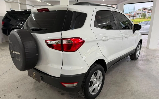 imagem-https://www.socarrao.com.br/sc-vehicle-images-prod/3128262/1786382044500-ZDQ1ODNkM2EtODMzYi00Yjc3LWE1ZDItMTFkZDI0NzAyNDU3LmpwZw.jpg