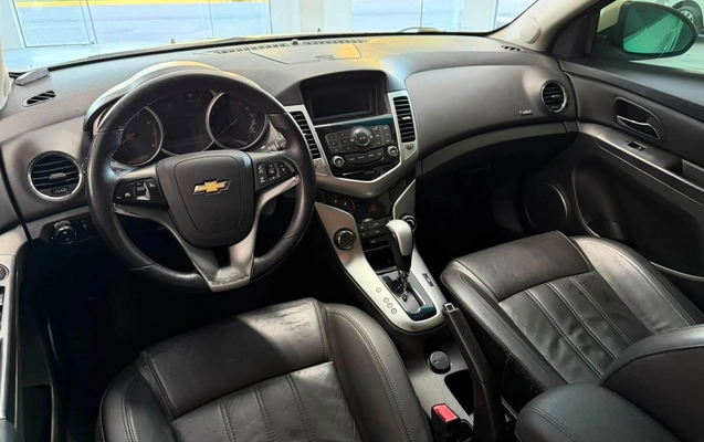 imagem-https://www.socarrao.com.br/sc-vehicle-images-prod/3128484/1786382918712-MzRmMzM4OTEtNjhkYS00MmY4LWE0NjQtNDI5MTdlYzc3NzZjLmpwZw.jpg