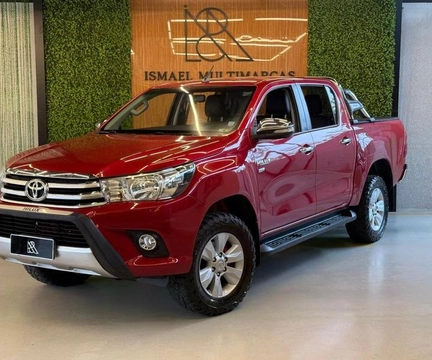 Toyota Hilux 2017 Vermelho — foto 1 de 3