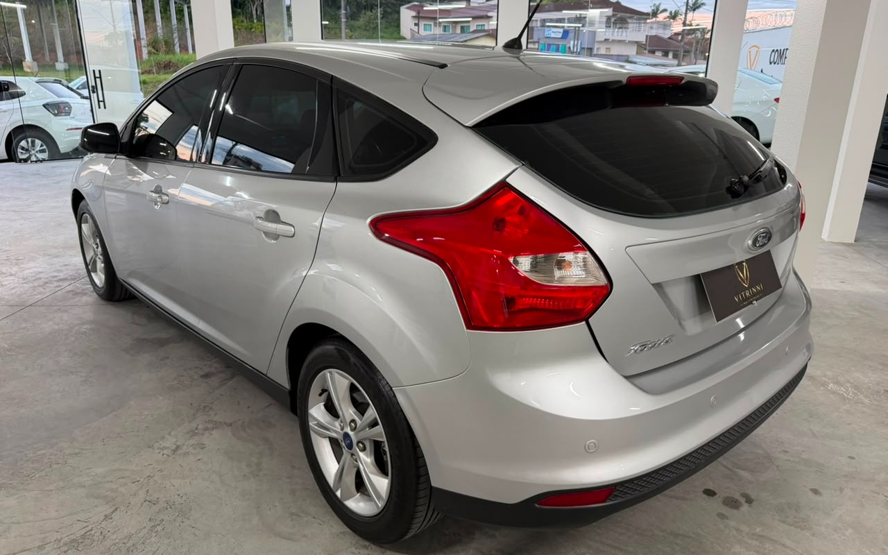 imagem-https://www.socarrao.com.br/sc-vehicle-images-prod/3128867/1786384588868-MjY0MmMxZTctZGY0MS00YjU5LWI2NGMtNzViZGU4Yzg2N2ZkLmpwZw.jpg