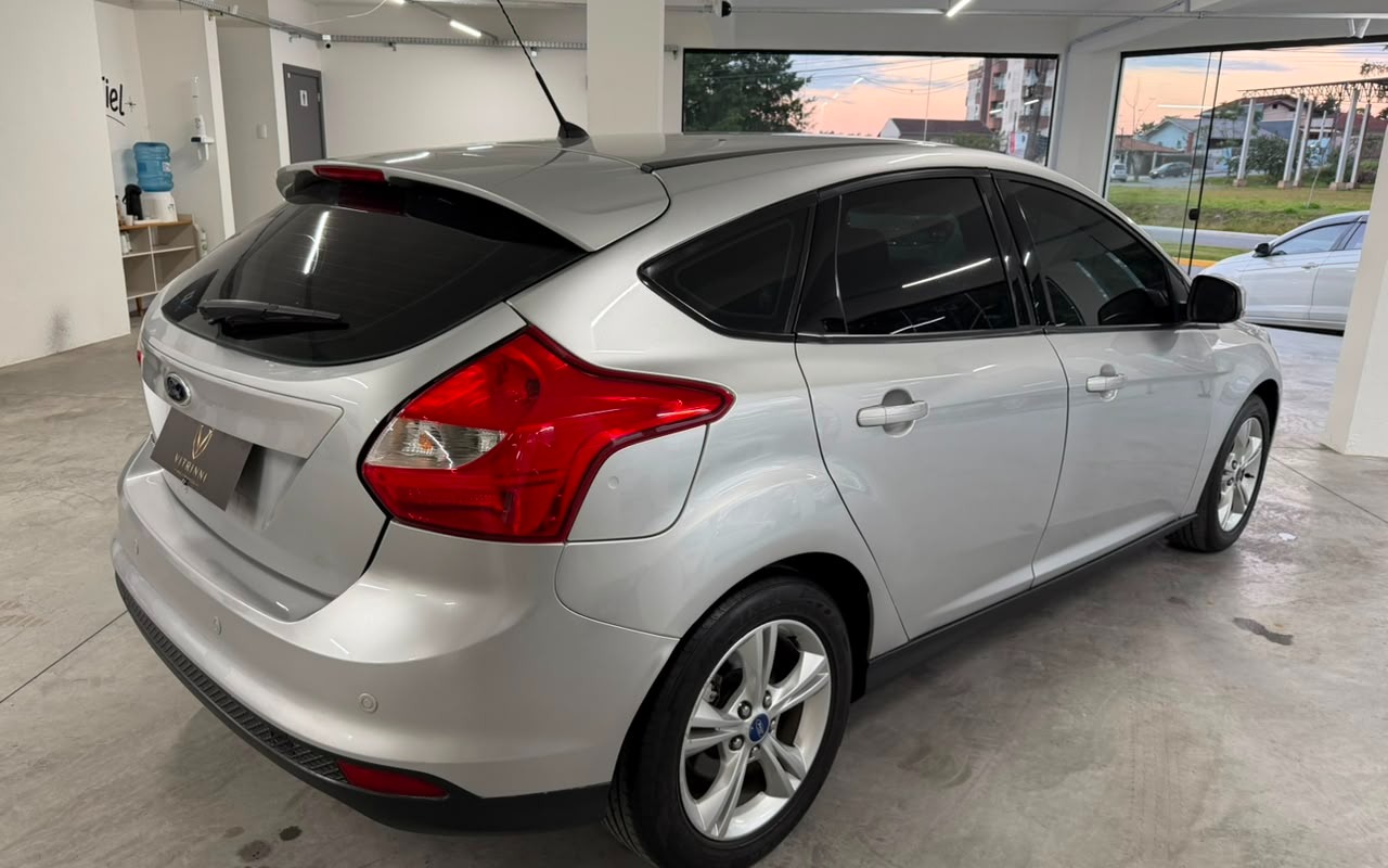imagem-https://www.socarrao.com.br/sc-vehicle-images-prod/3128867/1786384588923-ZDg4YTQxNTAtZjE5Mi00NDZiLWExM2UtYTZkNDAwZGJmNmQ0LmpwZw.jpg