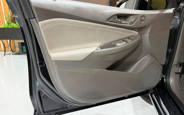 imagem-https://www.socarrao.com.br/sc-vehicle-images-prod/3129100/1789577691472-vehicle_image_1786385690_d60599a7524a496543f973e05a996524.jpeg