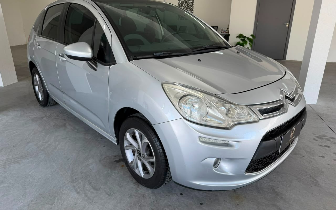 imagem-https://www.socarrao.com.br/sc-vehicle-images-prod/3129151/1786385988354-ZmFiMDQ0ZTctZDcyYS00MWEzLTg4Y2EtZWQ2OGQyNjc5MGVkLmpwZw.jpg