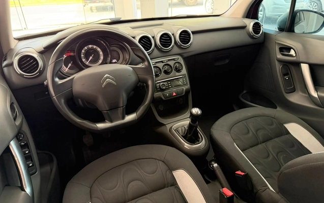 imagem-https://www.socarrao.com.br/sc-vehicle-images-prod/3129151/1786385988587-MDI1NWFhMTQtNWRlNy00OWNjLThlMTAtYzAzZjExMGQ4N2QyLmpwZw.jpg