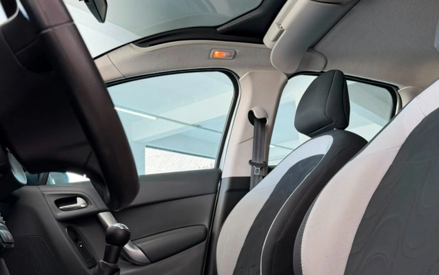 imagem-https://www.socarrao.com.br/sc-vehicle-images-prod/3129151/1786385988686-YTczNmZmODgtMDUwOC00NWE0LTg1OTktZWUzZmExYTRmYjM5LmpwZw.jpg