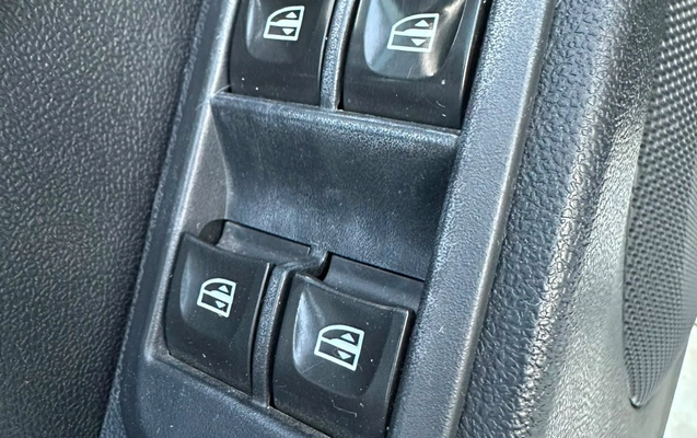 imagem-https://www.socarrao.com.br/sc-vehicle-images-prod/3129218/1787235913448-ZWRkYTM5NWUtNDdlMy00M2ViLWFhMjYtNDYyZDAzZGRmOGI0LmpwZWc.jpeg