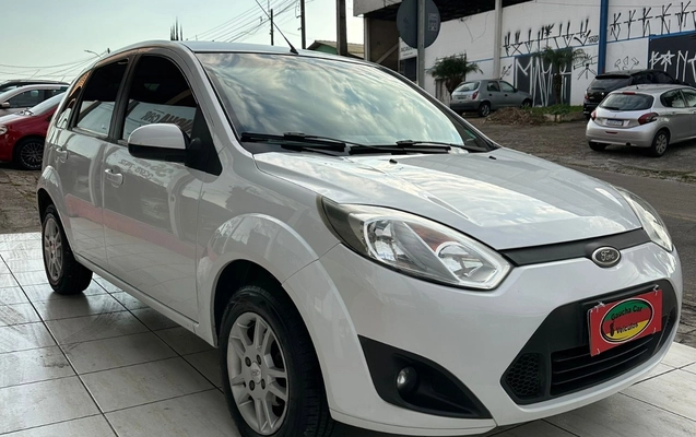 imagem-https://www.socarrao.com.br/sc-vehicle-images-prod/3129293/1786629453950-MzkzNzM2MTMtYWI3YS00OWZhLWFmNjMtNTdjZDAwM2JiODc1LmpwZw.jpg