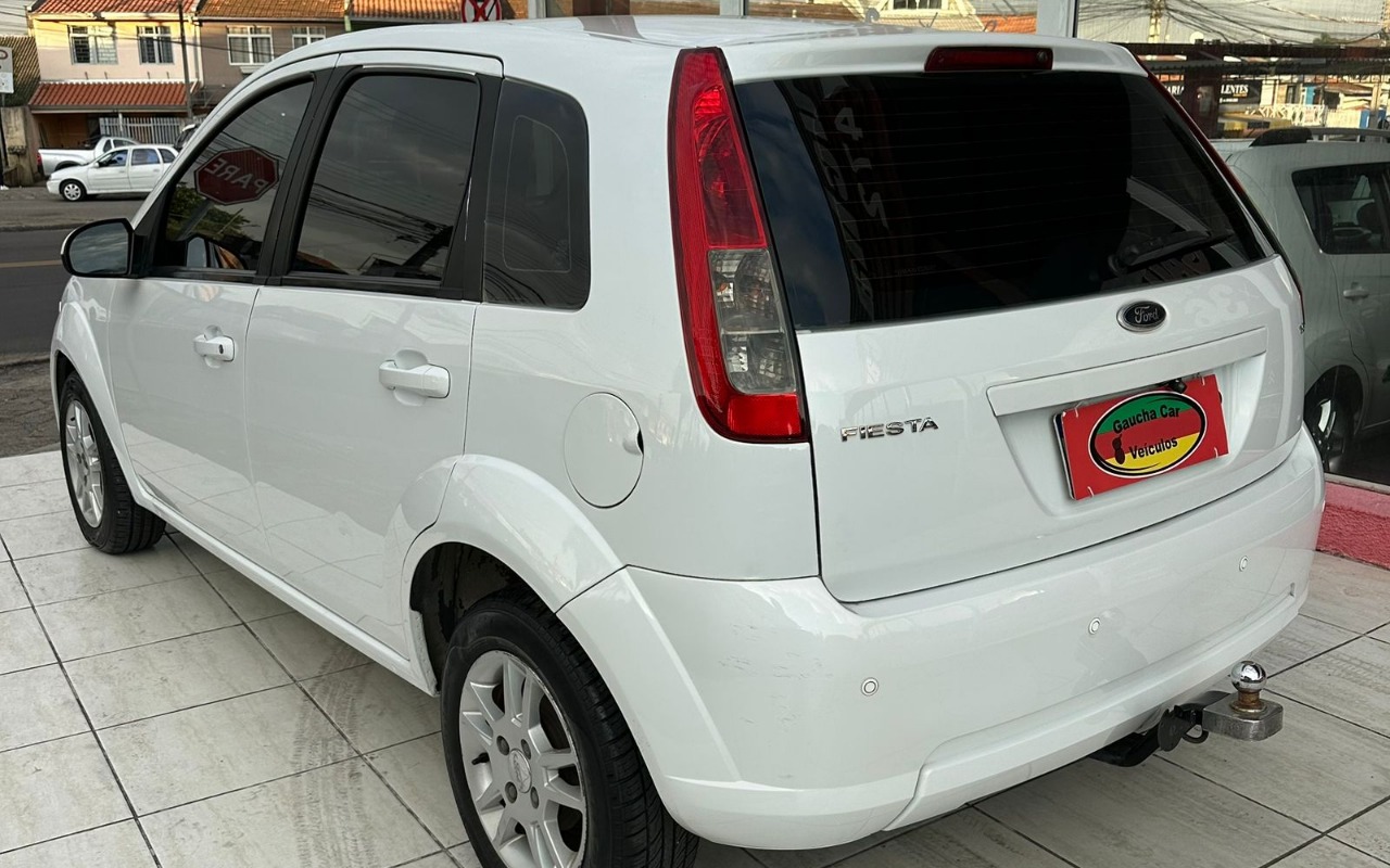 imagem-https://www.socarrao.com.br/sc-vehicle-images-prod/3129293/1786629454373-ZWI4MmYxZjktOGQ0MS00NmNlLWI3NjYtNzRhN2Y5YWUyN2Y1LmpwZw.jpg