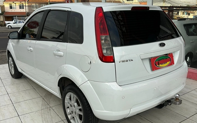 imagem-https://www.socarrao.com.br/sc-vehicle-images-prod/3129293/1786629454373-ZWI4MmYxZjktOGQ0MS00NmNlLWI3NjYtNzRhN2Y5YWUyN2Y1LmpwZw.jpg