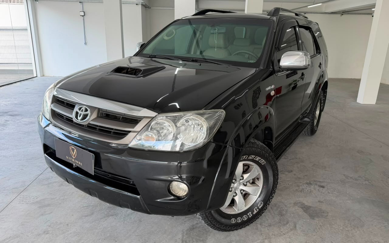 Toyota Hilux SW4 2007 Preto — foto 1 de 3