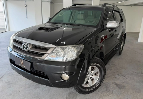 Toyota Hilux SW4 2007 Preto — foto 1 de 3