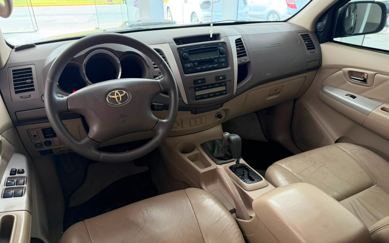 imagem-https://www.socarrao.com.br/sc-vehicle-images-prod/3129390/1786387149372-MDIyZjllOTMtNmRmNS00NmIxLTljNGEtNjMyMjg5NjkxOTJkLmpwZw.jpg