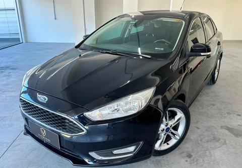 Ford Focus 2016 Preto — foto 1 de 3