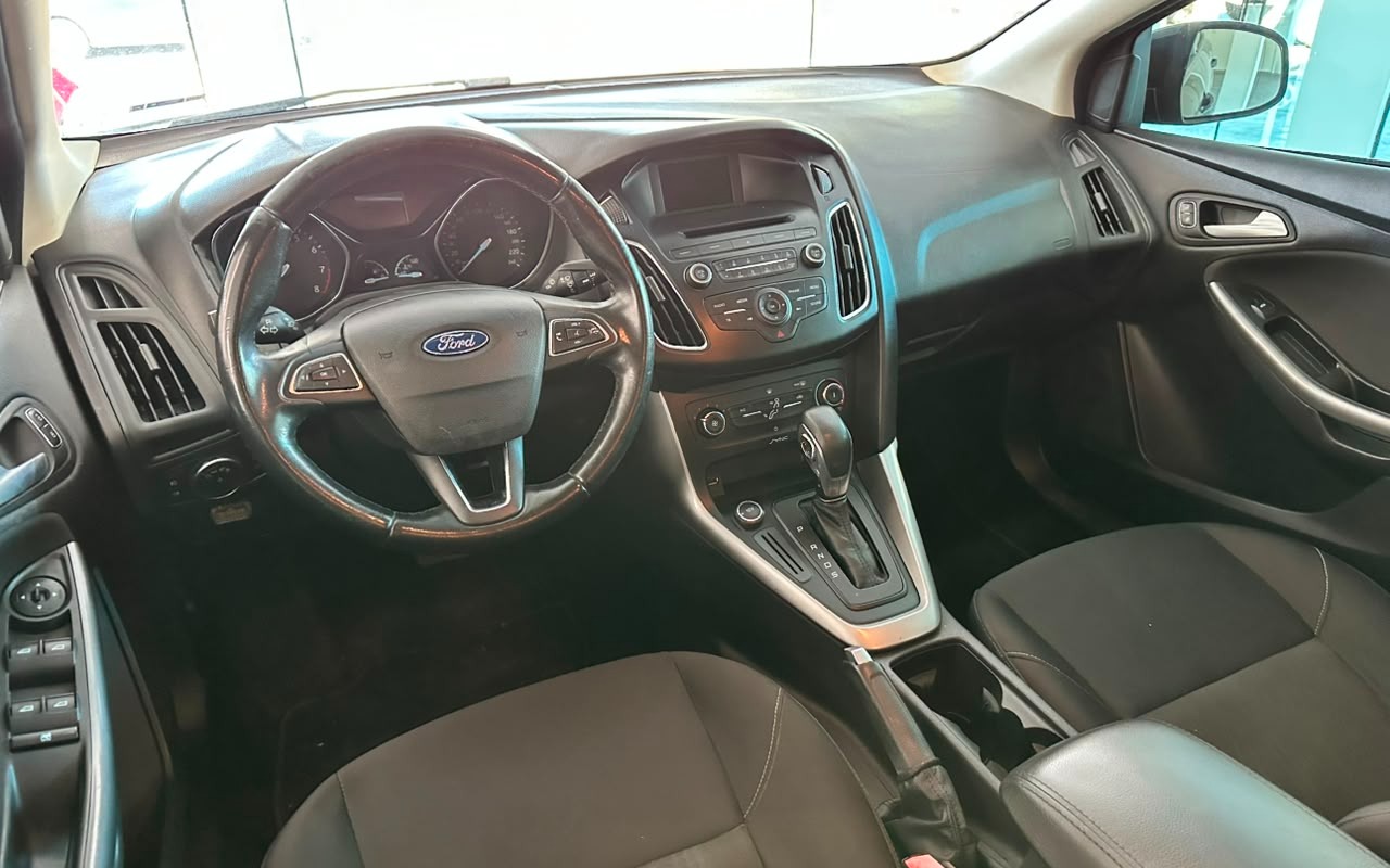 imagem-https://www.socarrao.com.br/sc-vehicle-images-prod/3129530/1786387565607-MzJlZTU1ODYtZjY3Zi00YWFlLTk1NmYtMDM4YzNlOGY5YmExLmpwZw.jpg