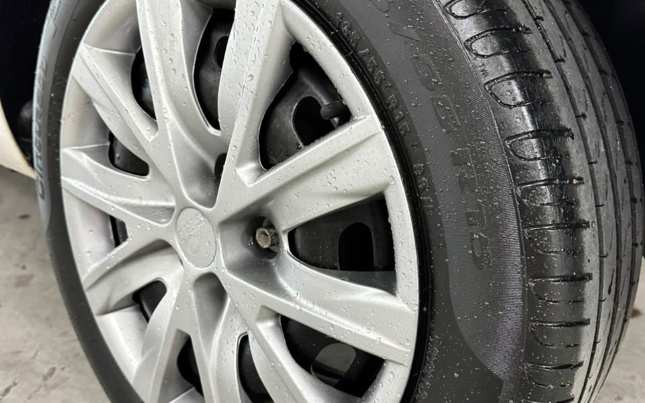 imagem-https://www.socarrao.com.br/sc-vehicle-images-prod/3129593/1786387881834-MzM4MjIxNGEtNWExNS00Mjc5LTgwMGUtNWQ3ZGUyM2VhMTlhLmpwZw.jpg