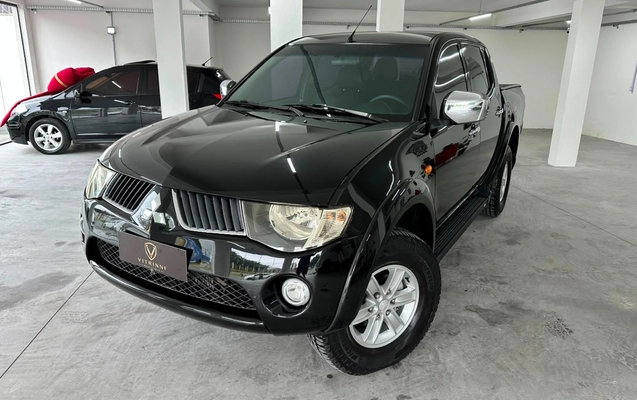 imagem-https://www.socarrao.com.br/sc-vehicle-images-prod/3129640/1786388187297-ODZlODliNTAtZjM1MC00YWNiLTkyY2YtMmQzZWI5MjQ4YzhhLmpwZw.jpg