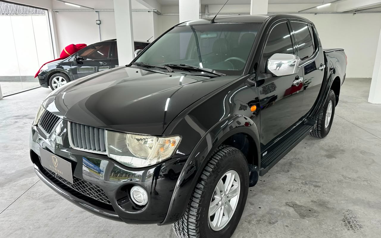 imagem-https://www.socarrao.com.br/sc-vehicle-images-prod/3129640/1786388187450-ZTA5NjFhOGItNDAzMS00MGM5LWE4NjctZWQ1NmRiZmVkNTZiLmpwZw.jpg