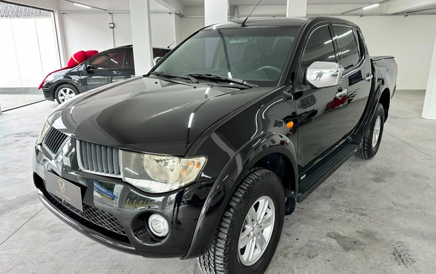 imagem-https://www.socarrao.com.br/sc-vehicle-images-prod/3129640/1786388187450-ZTA5NjFhOGItNDAzMS00MGM5LWE4NjctZWQ1NmRiZmVkNTZiLmpwZw.jpg