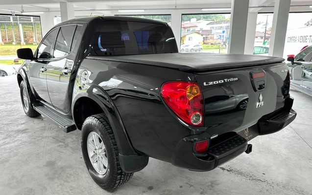 imagem-https://www.socarrao.com.br/sc-vehicle-images-prod/3129640/1786388187616-ODhiZDVmYzQtNjI0Ni00M2Y1LWEyNjctMmE3N2M3ZjU4Y2VkLmpwZw.jpg