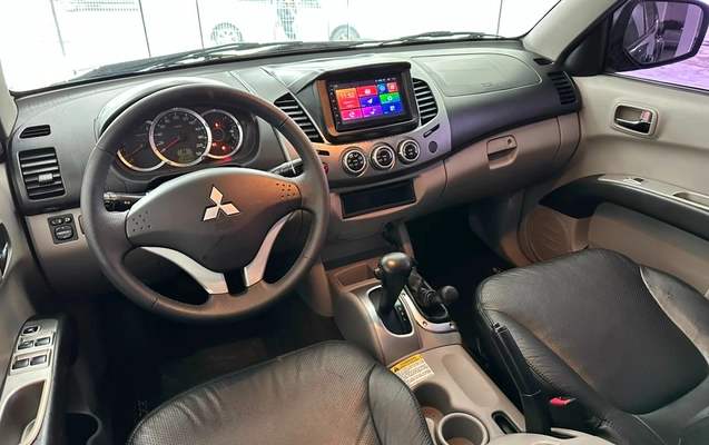 imagem-https://www.socarrao.com.br/sc-vehicle-images-prod/3129640/1786388187686-NjcyOTBkZjItYTc5Ny00ZTViLTlkZTctOTBmMWY5MTcwNWYyLmpwZw.jpg