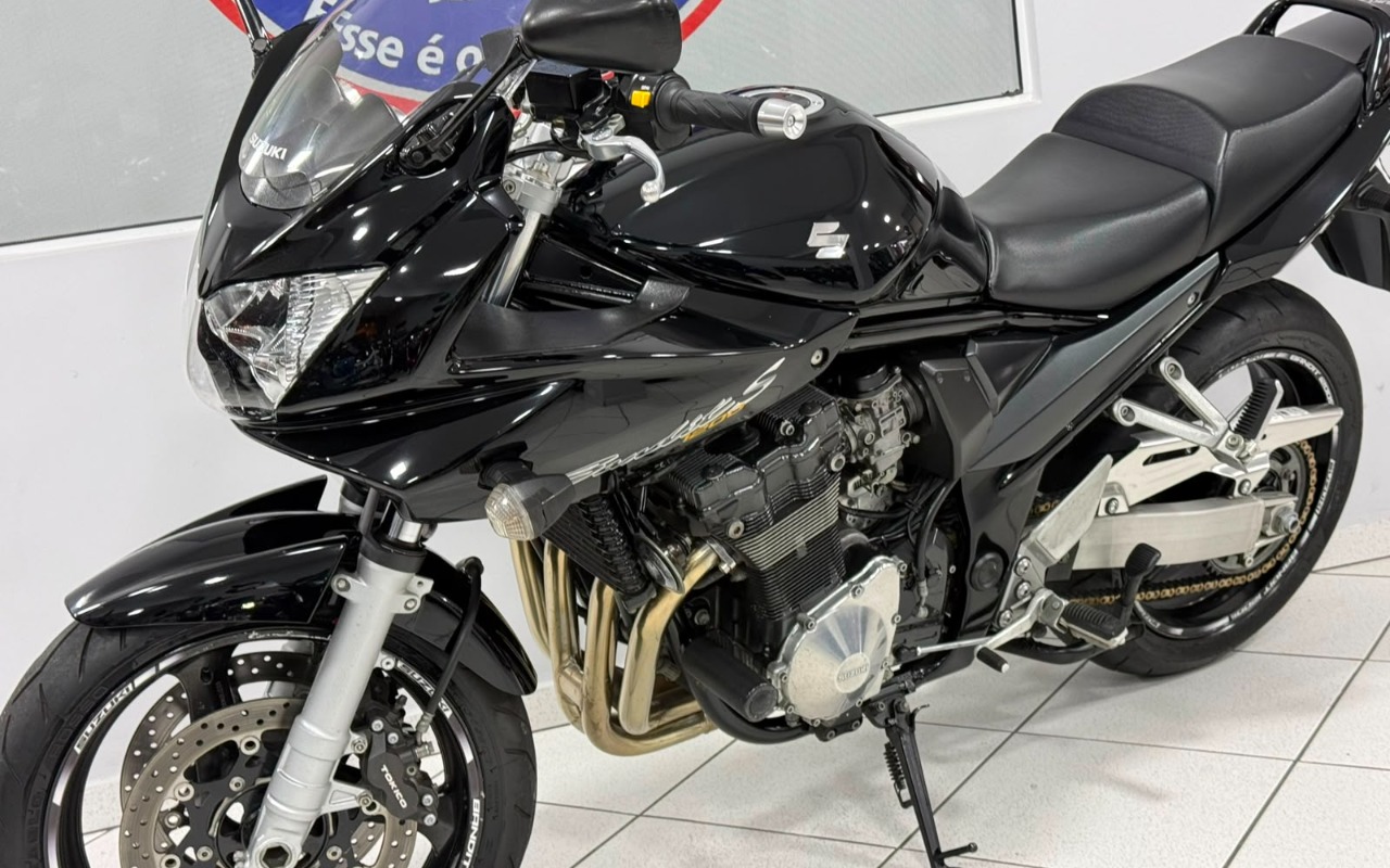 imagem-https://www.socarrao.com.br/sc-vehicle-images-prod/3129830/1786388880586-V2hhdHNBcHAgSW1hZ2UgMjAyNi0wOC0xMCBhdCAxNS41OC4xMiAoMikuanBlZw.jpeg